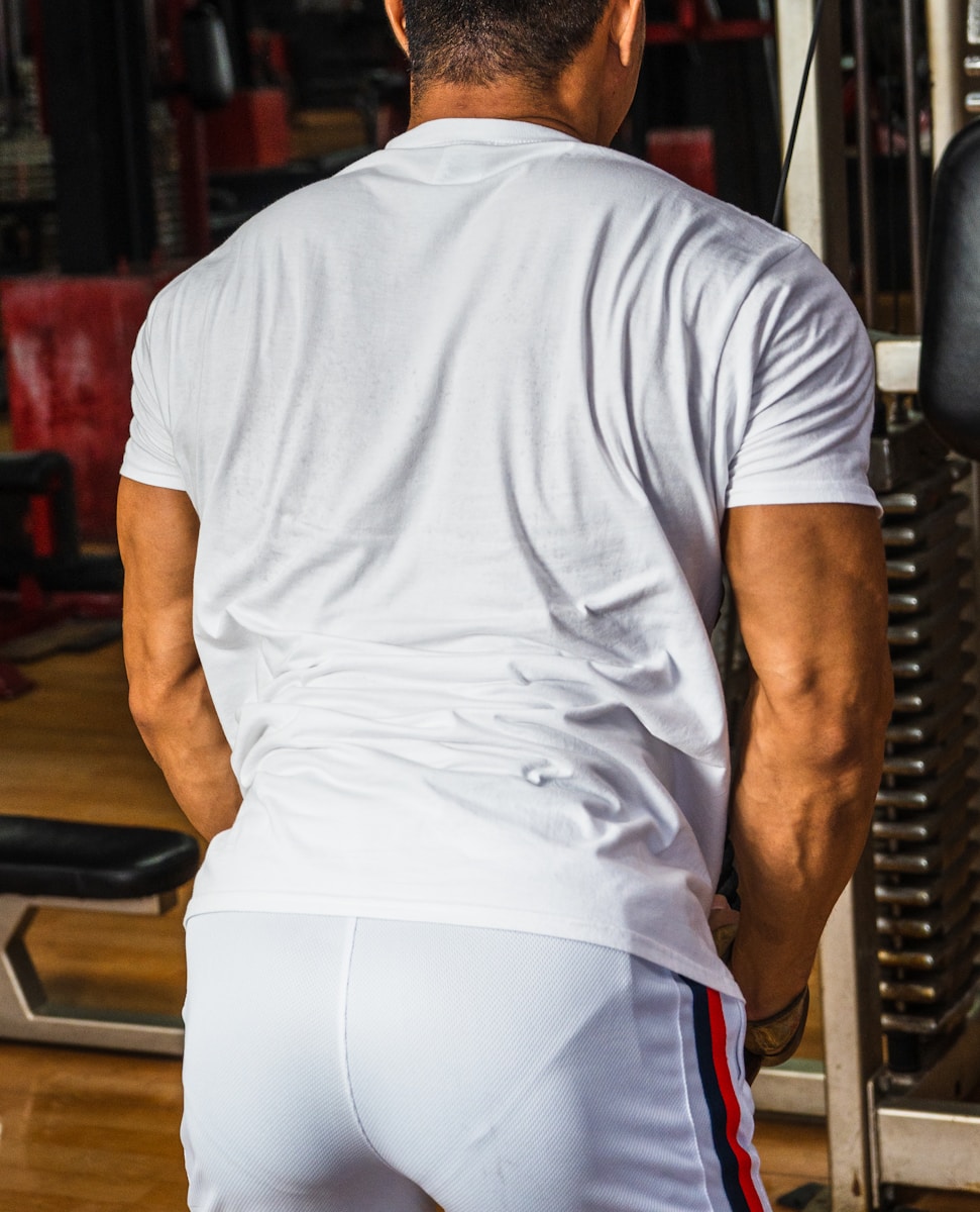 allenamento ibrido strada trail, come passare da strada a trail, esercizi forza per trail running, scarpe adatte per strada e trail, programma settimanale strada trail, prevenire infortuni cambio terreno, differenze corsa strada e trail, allenamento collinare per runner, come migliorare tecnica discesa trail, gestione recupero corsa trail, piano allenamento maratona con trail, consigli scarpe running miste, trail corto preparazione 20 km, corsa su sterrato benefici, allenamento salita per runner strada, prevenire fascite plantare nel trail, strategie integrazione strada e trail, come inserire trail in preparazione mezza maratona, errori comuni runner principianti trail, potenziamento caviglie corsa trail, preparazione gare miste strada trail, come bilanciare chilometri strada e sentiero, allenamento resistenza muscolare trail, guida per scegliere gare trail in Italia, recupero post trail corsa su strada